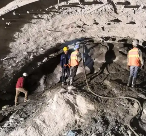大理隧道拱顶带模注浆料，微膨胀注浆料的特点及施工工艺